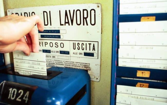 timbrare-cartellino-misurazione-orario-di-lavoro