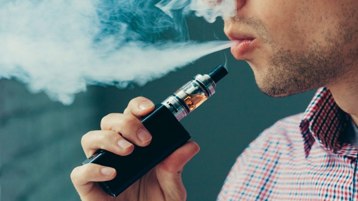 Divieto di fumo nei luoghi lavoro: vale per sigaretta elettronica e tabacco riscaldato?